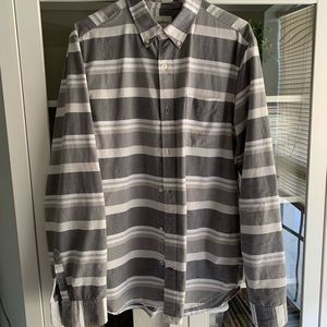 Men’s Gap Button Down Shirt